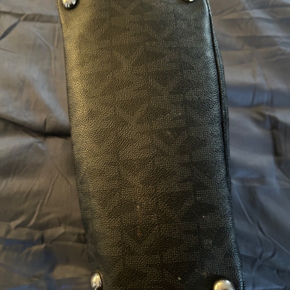 Michaels Kors Purse - Picture 3 of 8